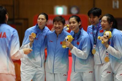 中国女排大捷!3-0夺冠,横扫日本,第10次夺得亚运会女排冠军