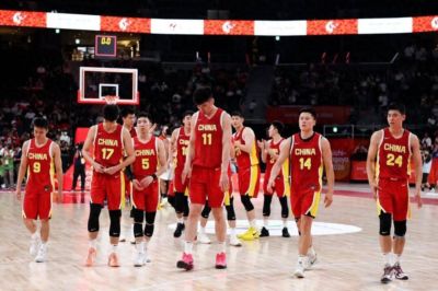 中国男篮又传坏消息，全员回国受罚？亚运战绩竟创下历史第二差！