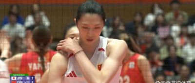 中国女排3-0横扫日本！历史上第十枚亚运金牌到手，第三区展现女排精神