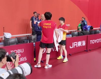 全是一板过状态拉满！王楚钦孙颖莎3-0乌兹别克斯坦组合进16强！