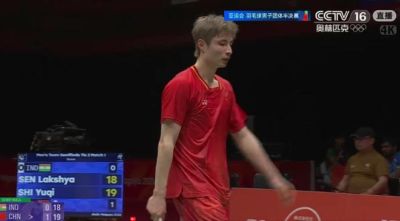石宇奇2-0击败拉克什亚，国羽男团1-0领先印度