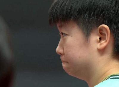 上旋球压制!孙颖莎横扫边松景,为中国女团1-0领先朝鲜!