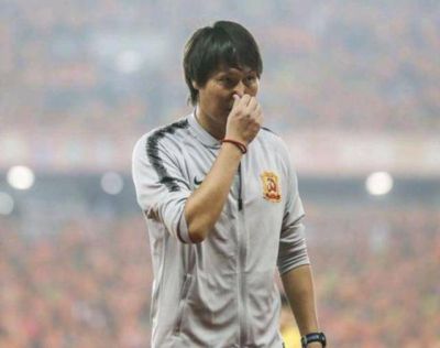 李铁现状：睡6人通铺，白天苦干，晚上值班2小时，20年能否坚持？