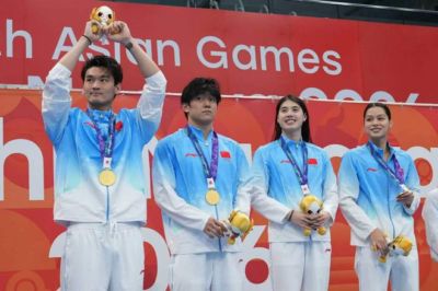 亚运历史金牌王！徐嘉余4届15金超王义夫 率中国夺4x100米混接金牌