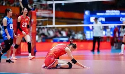 难怪日本女排会黑脸，原来主教练是她，曾是郎平助教，执教广州队