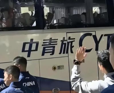 王楠没说错，王楚钦没料到，国乒出征仅1天，马龙官宣第4个新身份