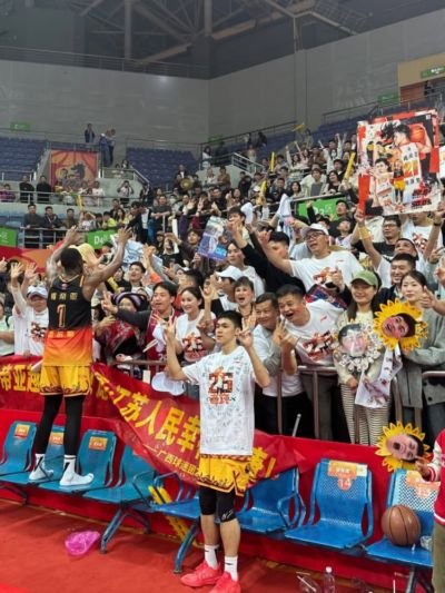 贾尔斯告别江苏：谢谢你们！特别是球迷 无论好坏你们都一直在