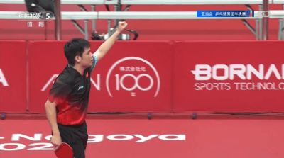 林诗栋3比0击败冯翊新，国乒男团2比0领先