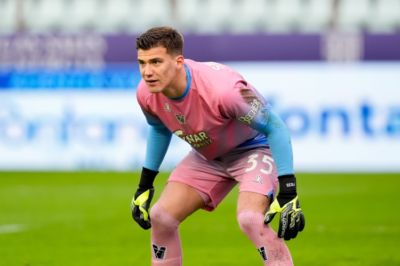 威尼斯门将斯坦科维奇：我偶像是塞萨尔，平常以汉达诺维奇为榜样