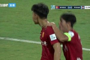 铜梁龙2-0十人西海岸晋级足协杯8强 杜月徵双响 丁海峰蹬踏染红