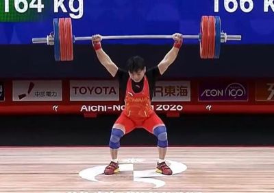 中国举重队首金！杨洋304公斤破亚运纪录，夺男子60公斤级冠军