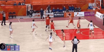 杨舒予崴脚！中国女篮大胜26分，半决赛对阵韩国女篮