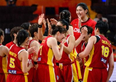 “四雨”组合！中国女篮26分胜蒙古进四强，一老带三新星无解