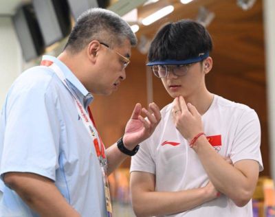 亚运男子10米气手枪-胡凯摘银布帅航获铜 乌兹选手破纪录夺金
