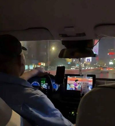 女子投诉大连一名的哥边开车边看乒乓球比赛，“多次提醒都没听，太危险”