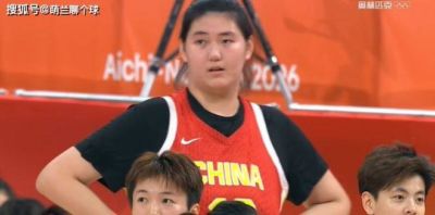 半场领先21分！宫鲁鸣变阵收奇效，8分钟轰21-0，杨舒予18分，张子宇12+6