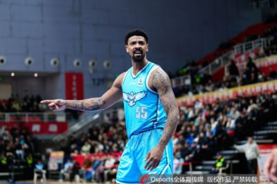 媒体人：米奇和青岛已经完成续约 韦瑟斯庞留队是他最好的选择