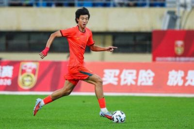 17岁170天！赵松源国足处子秀，史上最年轻国脚，破尘封23年纪录