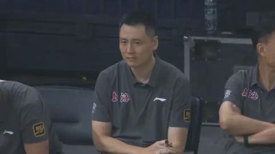 仅命中2记三分，上海男篮41分完败，王哲林14+4不落下风，排位赛战北控