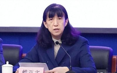 56 岁赖亚文：身居高位，丈夫是空军军官，却有一个遗憾至今才化解