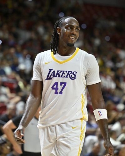 夏联单场34分！队记：湖人可能会给卡卢马提供一份双向合同