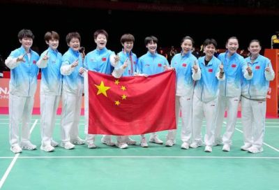 国羽女团亚运夺金！泸州运动员张殊贤还没上场，中国队就3:0击败日本队