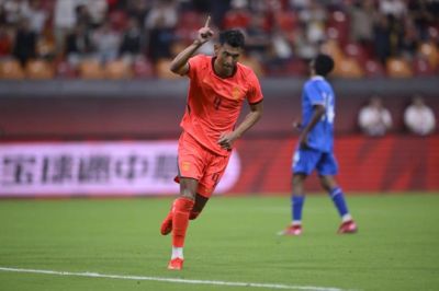 3-1!3-0!中日韩三强都赢了,日韩掀翻南美劲旅,国足完胜马尔代夫