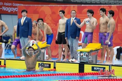 时隔16年再夺金牌！中国队上演后追，拿下亚洲游泳新纪录