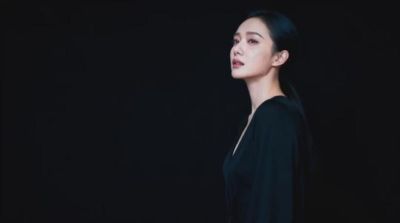 跌光1400亿，“女王”亏麻了