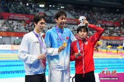 (爱知·名古屋亚运会)男子800米自由泳:中国选手张展硕刷新赛会纪录夺冠