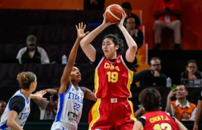 太震撼！女篮大胜蒙古，六大名场面出炉：杨舒予狂飙，单节轰出21-0攻击波