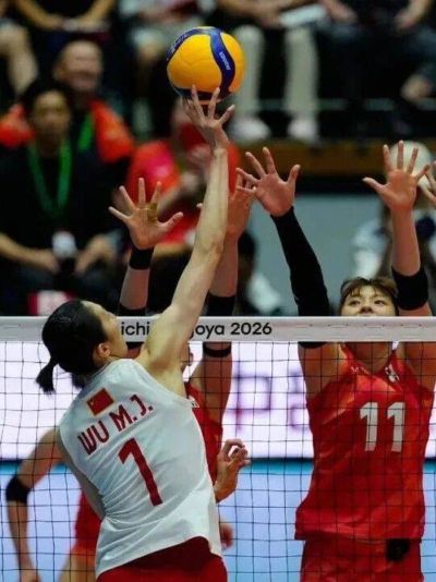 中国女排3-0完胜日本队！夺得金牌！