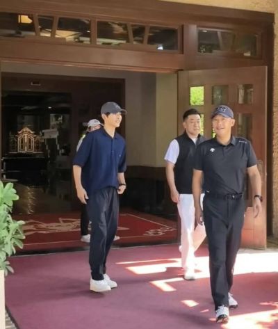 大连偶遇宋仲基打高尔夫,状态好到不像40岁
