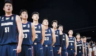 9月20日：广东宏远仅注册一名外援大外援位置悬空！热身赛输深圳八分内线失分惨重