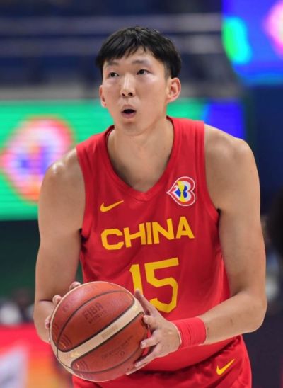 还有这事？媒体人曝周琦主动请缨被拒内幕，礼服尺码都问完了最后没下文