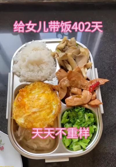 “看似丰盛，其实毫无蛋白质！”中学女儿营养餐，给人看无语了