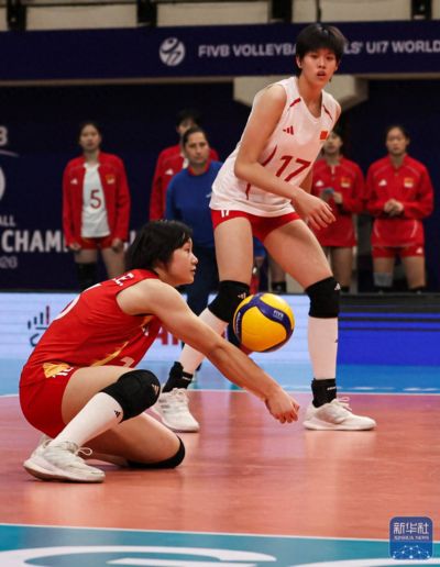 排球丨U17女排世锦赛半决赛：中国队不敌美国队