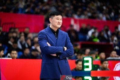 媒体人：篮协22年为杜锋提供的新合同均薪千万以上 年限直到28年