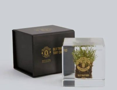 英超｜曼联刚发完财报，就开始卖老特拉福德的草