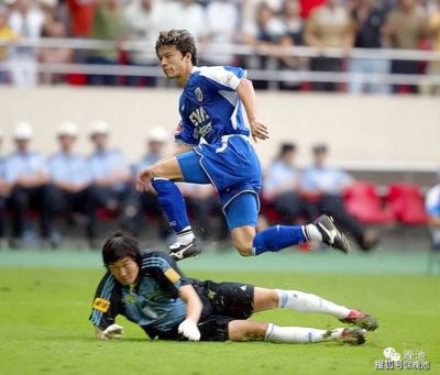 大连足球史上今天(9月25日):2005年实德1比2客负申花,甲A提前夺冠被延迟