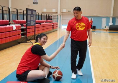 今日!CCTV5直播亚运会中国女篮VS韩国,李月汝+韩旭出战WNBA,张子宇内线表现强悍