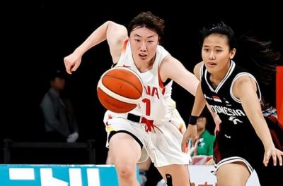 女篮无缘决赛就输3点！三分+失误一塌糊涂，宫鲁鸣防守应变太慢了