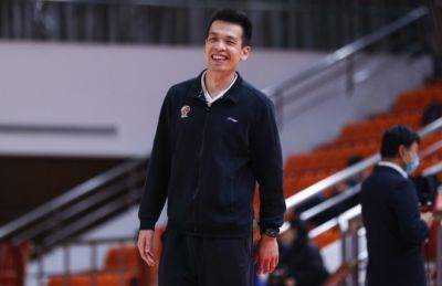 ：NBL三连冠香港金牛队已与主帅解立彬完成续约