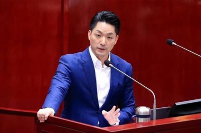 蒋万安出局,韩国瑜出局,郑丽文与卢秀燕必将上演亲陆与亲美之争