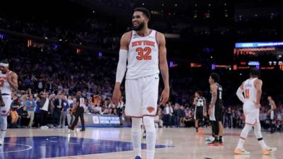NBA内部人士质疑唐斯是否会接受尼克斯低价报价，续约谈判陷僵局