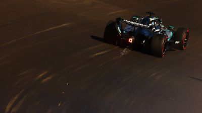 F1阿塞拜疆：拉塞尔巨大优势夺杆，安东内利因自身失误陷入不利处境