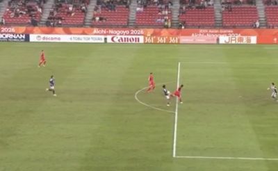 U23日本1-0领先！混血前锋布莱恩·世雄破门，朝鲜球员抗议犯规