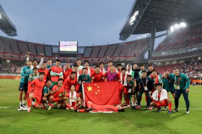 历史首次！自中国代表团参加亚运会以来，男足成绩首次追平男篮