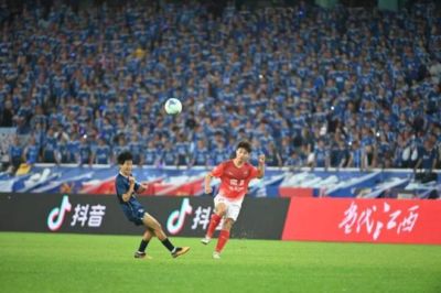 2026“赣超”决赛夜，上半场南昌队2:0取得领先