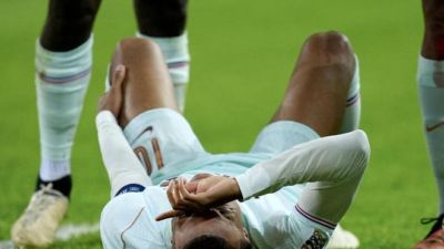 姆巴佩左膝肌腱受伤、或伤缺3-8周无缘西班牙国家德比